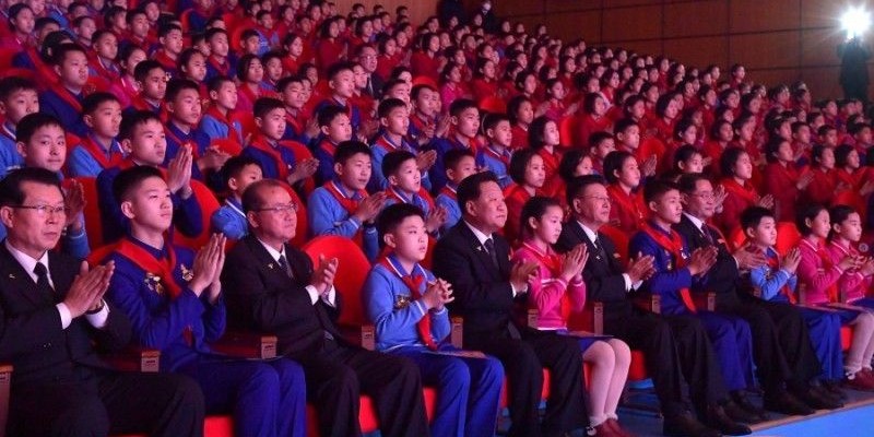 Schoolchildren Give New Year Performance